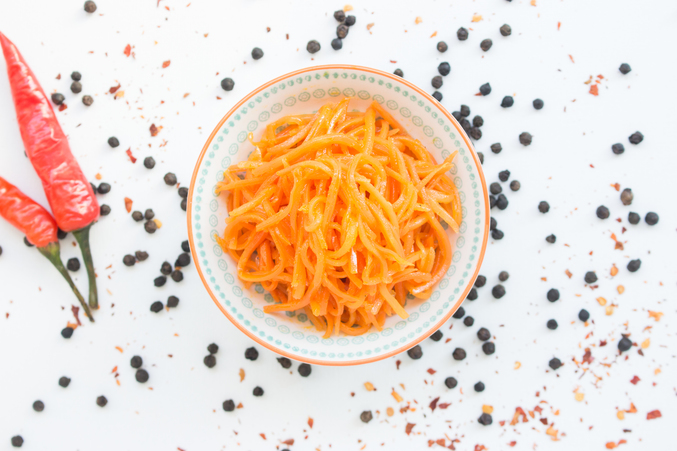 Möhrensalat nach koreanischer Art scharf